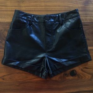 NWOT black pleather high waisted shorts🍒⚡️